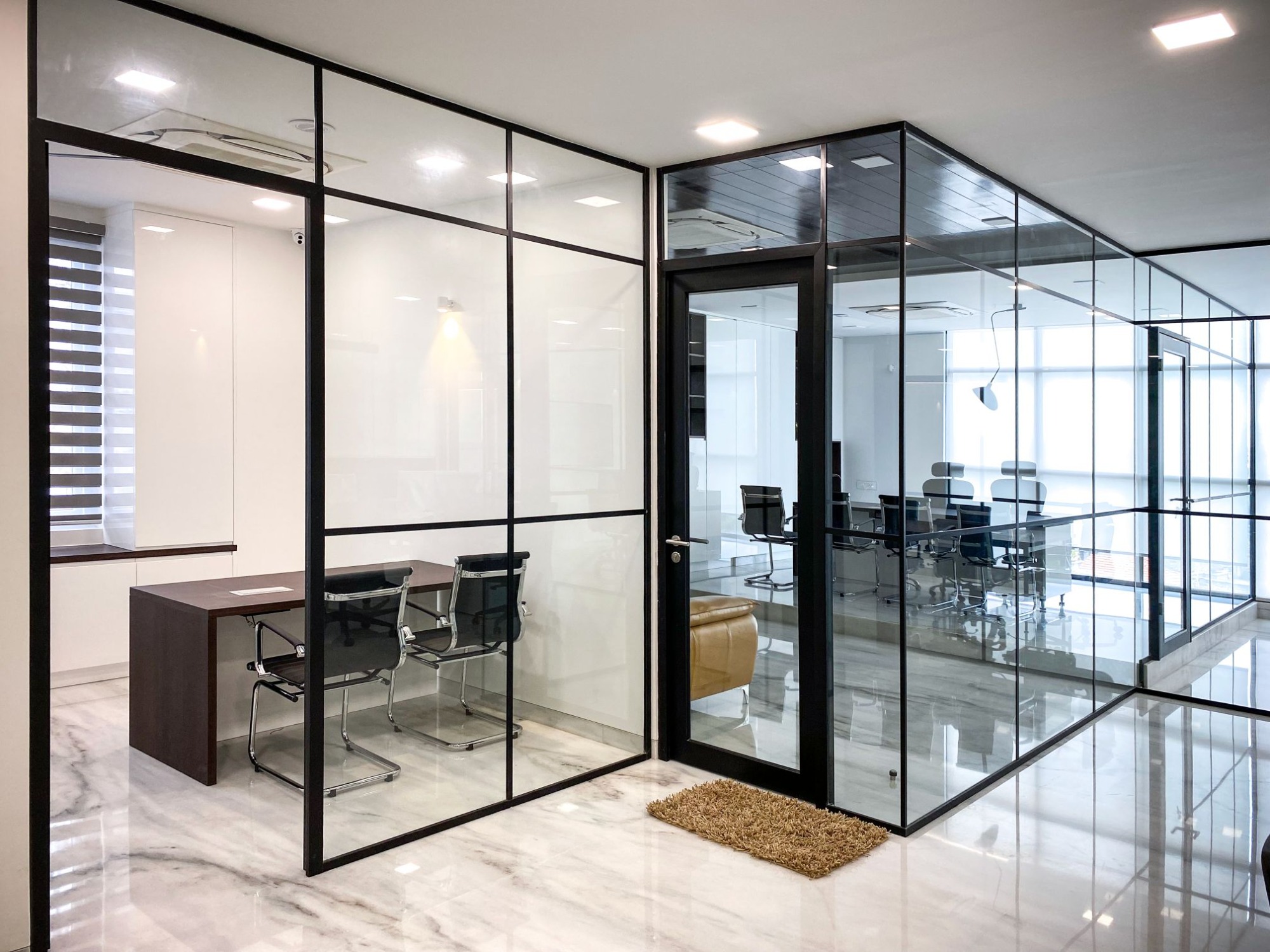 Угловые стеклянные перегородки. Glass Partition. Office Partitions. Glass Acoustic Panels. "Gl-1 Shower+WC Glazed Partition (10 mm thck ) 86ea".